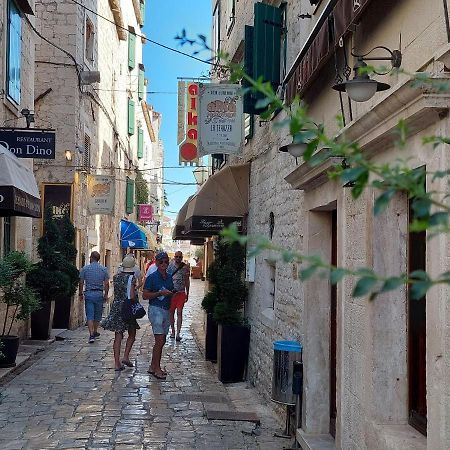 Apartments Old Town Trogir Bagian luar foto
