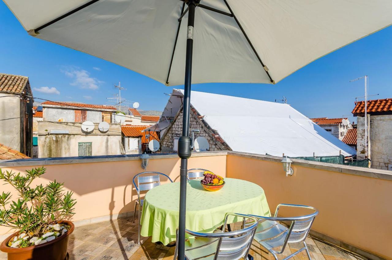 Apartments Old Town Trogir Bagian luar foto