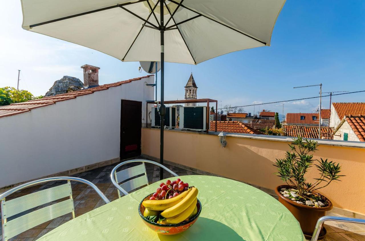 Apartments Old Town Trogir Bagian luar foto