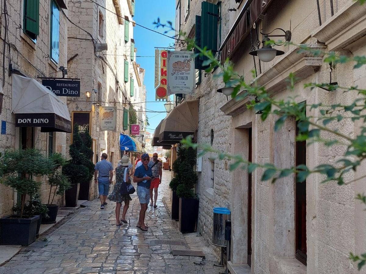 Apartments Old Town Trogir Bagian luar foto
